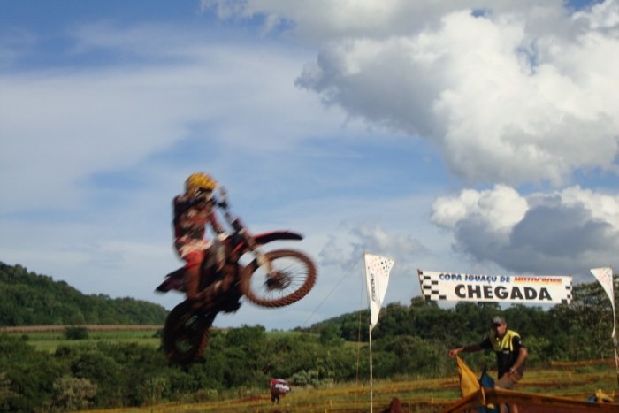 Motocross fecha programação dos 50 Anos de Salto do Lontra