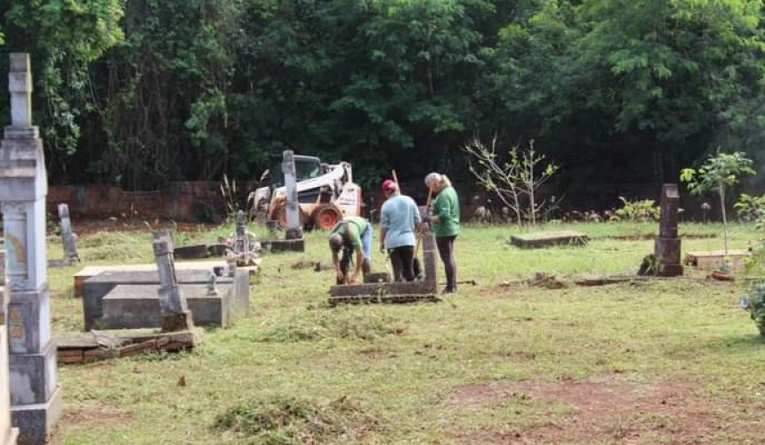 Trabalho de limpeza e corte de grama estão sendo realizados em cemitérios de Capitão