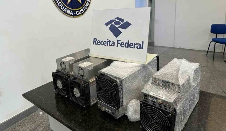 Máquinas de minerar criptomoedas são apreendidas no Aeroporto de Foz do Iguaçu