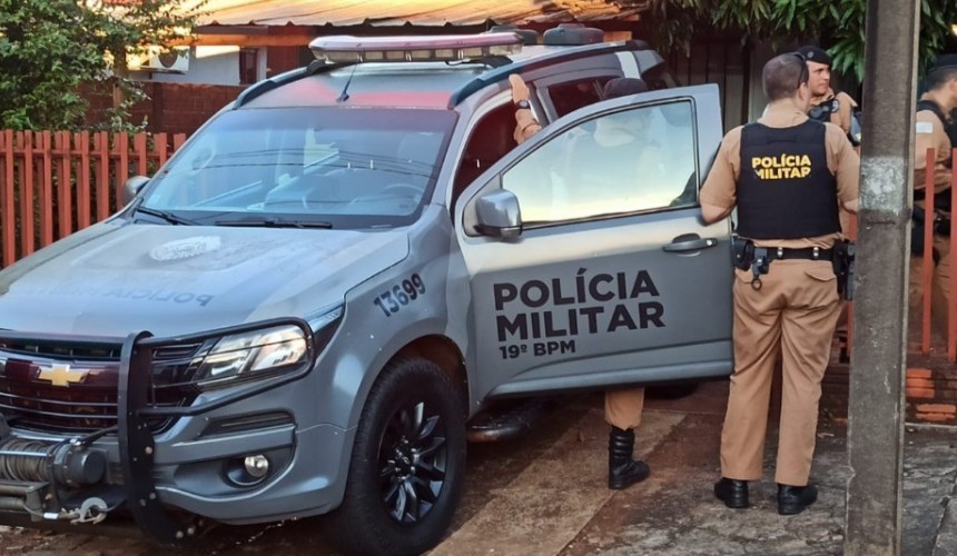 Jovem que baleou policial se entrega após negociações em Cascavel