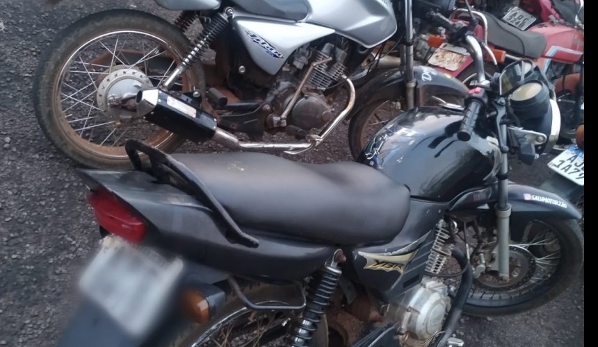 Motocicletas com débitos nos documentos foram apreendidas pela Polícia Militar em Santa Lúcia