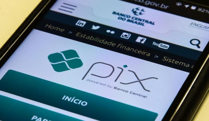 Homem diz que 'amigo' pegou seu celular e transferiu mais de R$ 61 mil via Pix no Paraná