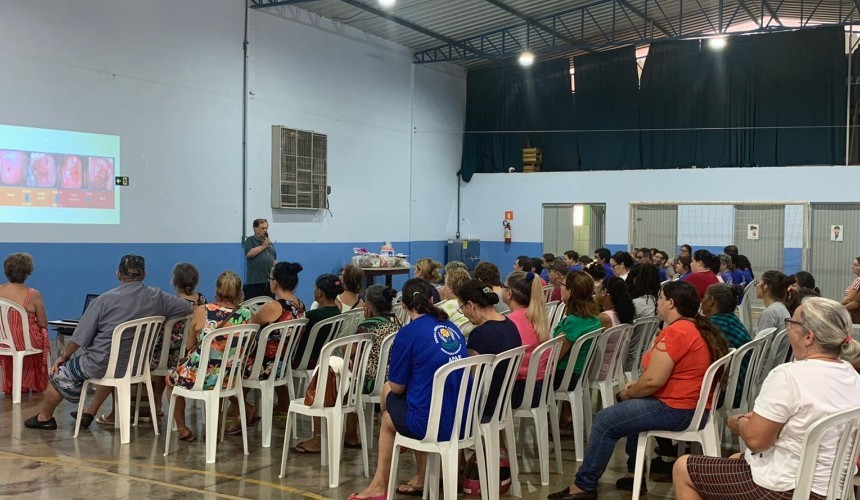 APAE de Capitão promoveu palestra sobre cuidados com a saúde da mulher durante encontro de famílias do projeto RBC