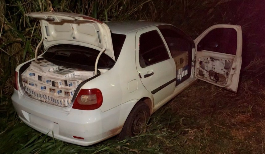 Carro carregado com cigarros é apreendido após perseguição na BR 277 em Santa Tereza do Oeste