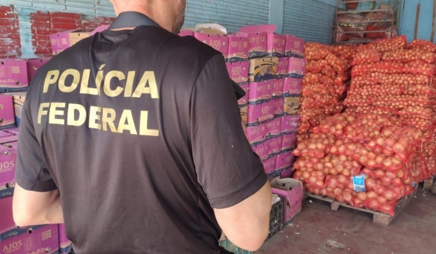 Polícia Federal apreende seis toneladas de alimentos contrabandeados em Foz do Iguaçu