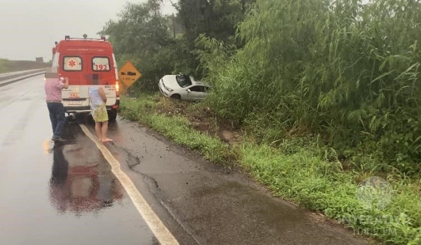 Acidente do tipo saída de pista é registrada na BR-163 em Capitão