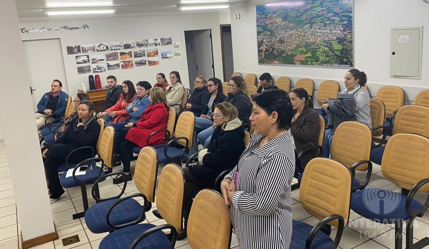 Reunião mobiliza bancada de Vereadores e Educadores contra terceirização das escolas públicas no Paraná