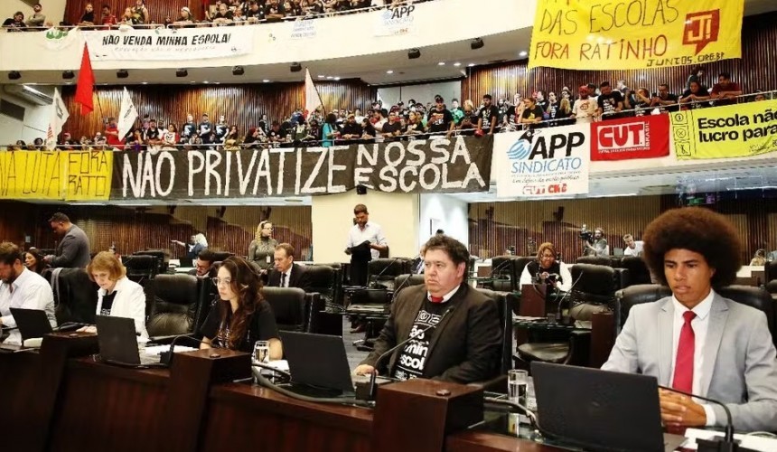 Por 39 votos a 13, Alep aprova em 1º turno projeto que quer terceirizar gestão de escolas públicas do Paraná; veja como cada deputado votou