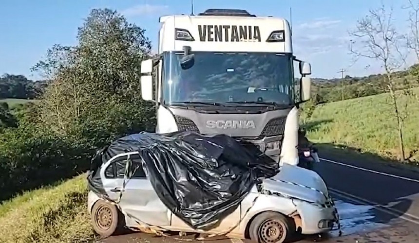 Casal morre e trágico acidente entre carro e carreta na BR-163 em Capanema