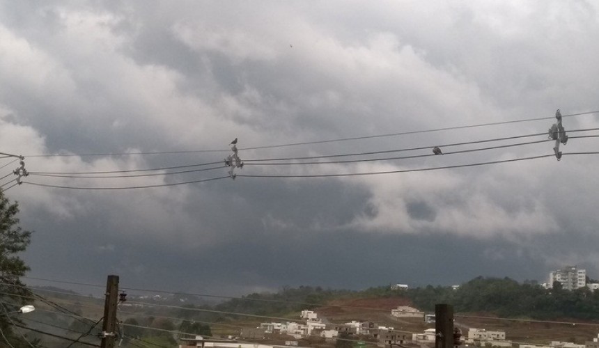 Alerta para possibilidade de temporais no Sudoeste