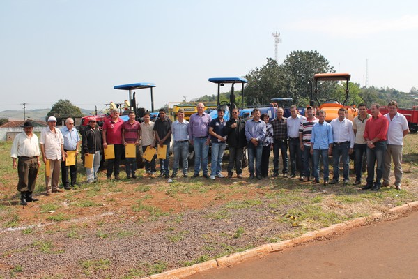 Santa Lucia 24 anos: R$ 500 mil em equipamentos agrícolas