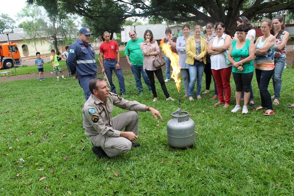 Funcionários públicos de Capitão recebem treinamento de Combate à incêndios 