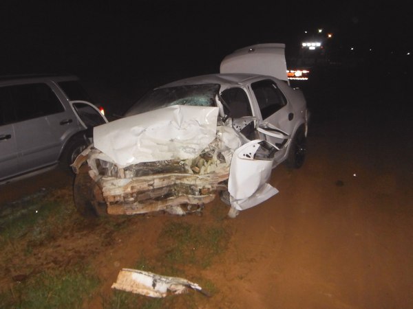 Colisão frontal deixa três pessoas feridas em Capitão Leônidas Marques