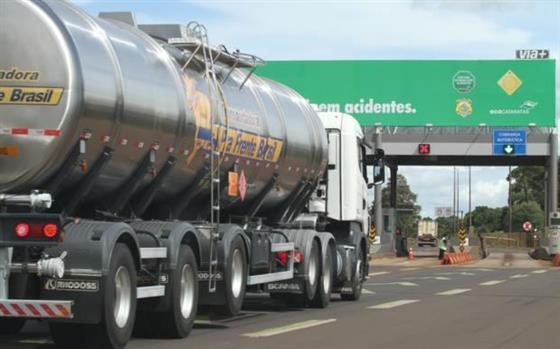 Pedágio exorbitante faz caminhoneiros recusarem frete por rodovias do Paraná